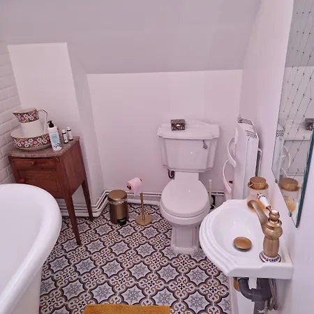 Demeure Du Saule Madame Bed and Breakfast 3*