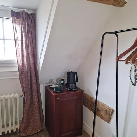 Demeure Du Saule Madame Acomodação com café da manhã  3*